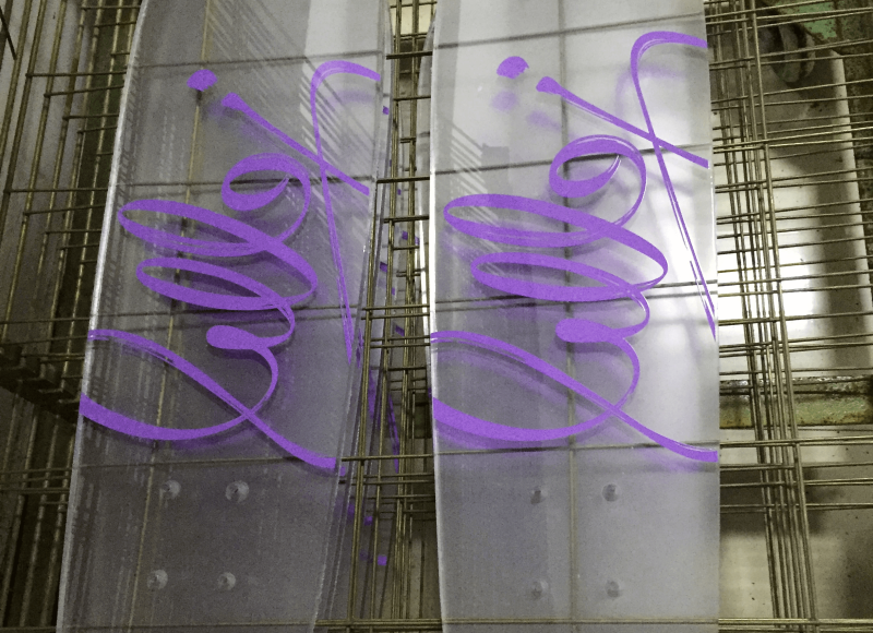 Silk screen priting on polycarbonate